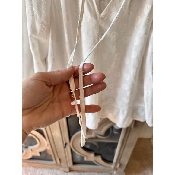 LOFT White Floral Long Sleeve Blouse Size Medium - Picture 4 of 9